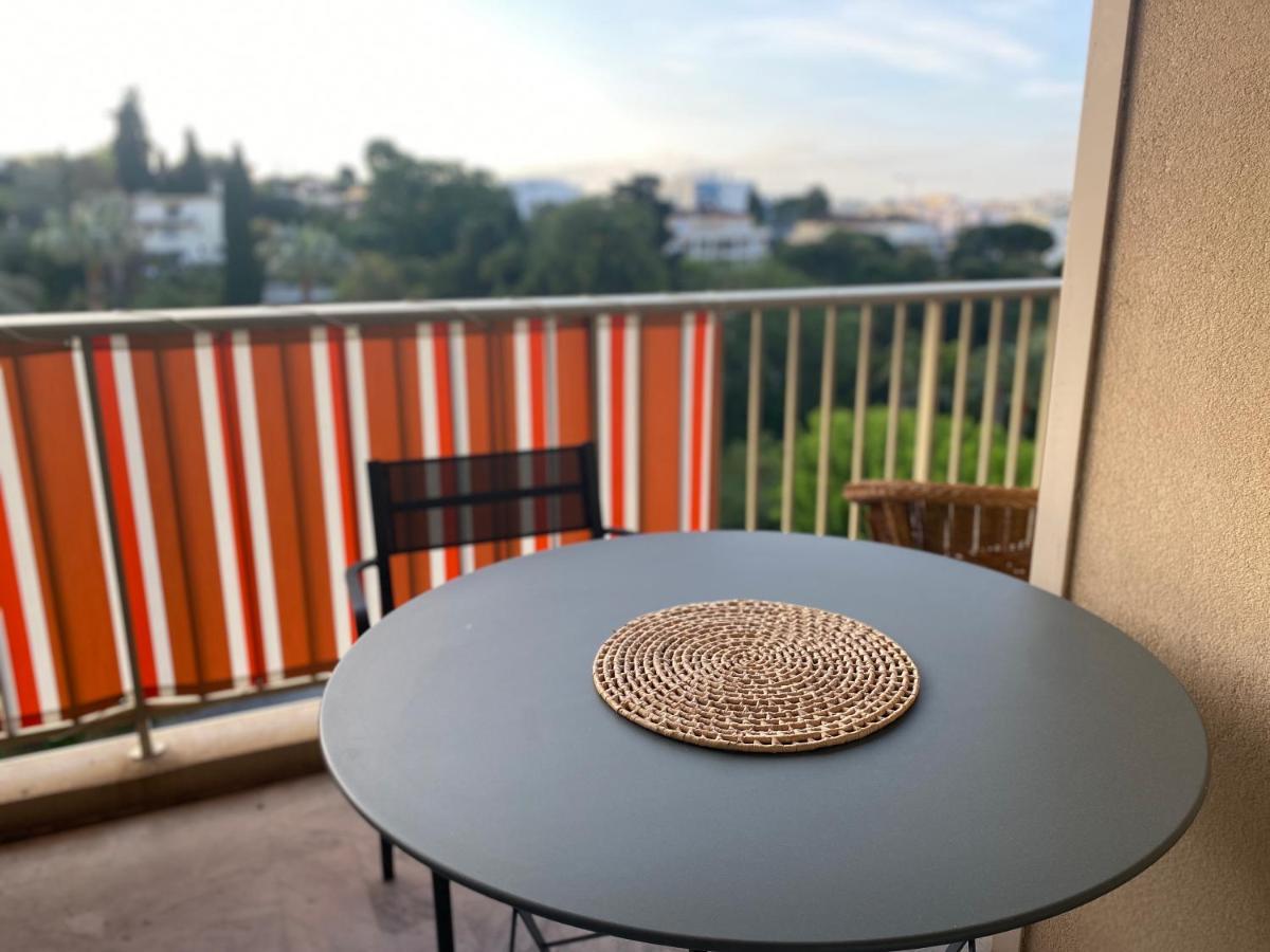 Apartment Juan-les-pins, 4 Pieces, 80m2, Luxe Piscine Tennis Antibes