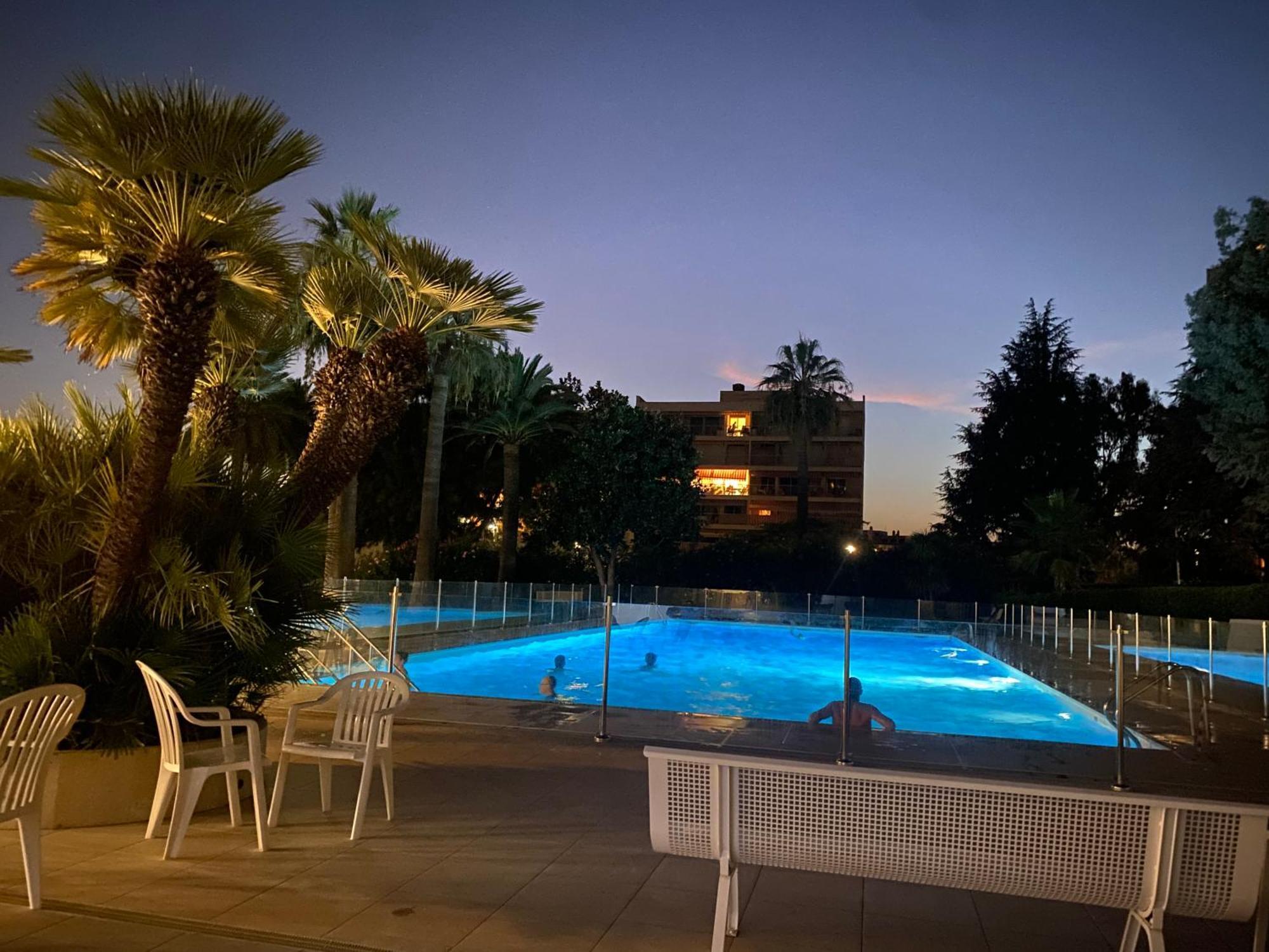 Apartment Juan-les-pins, 4 Pieces, 80m2, Luxe Piscine Tennis